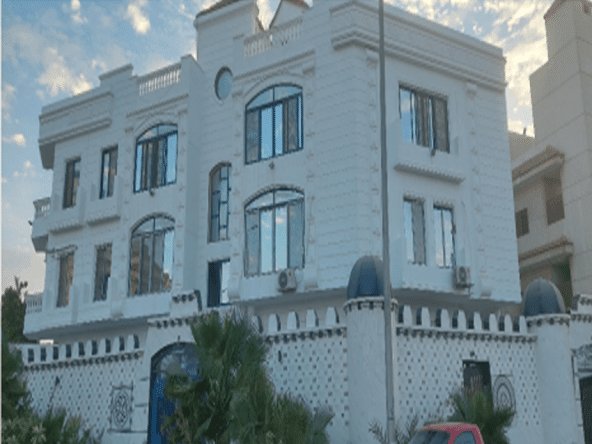 دوبلكس للإيجار مساحة 250 متر على شارع 90 الجنوبي مباشرة